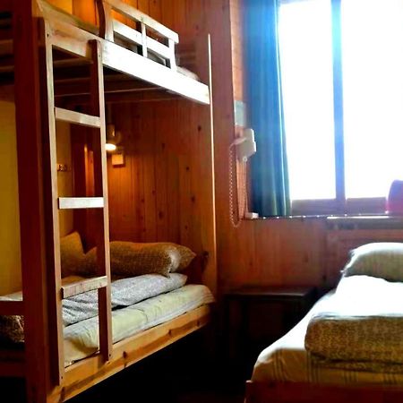 Shangri-La Lao Shay Youth Hostel Eksteriør billede