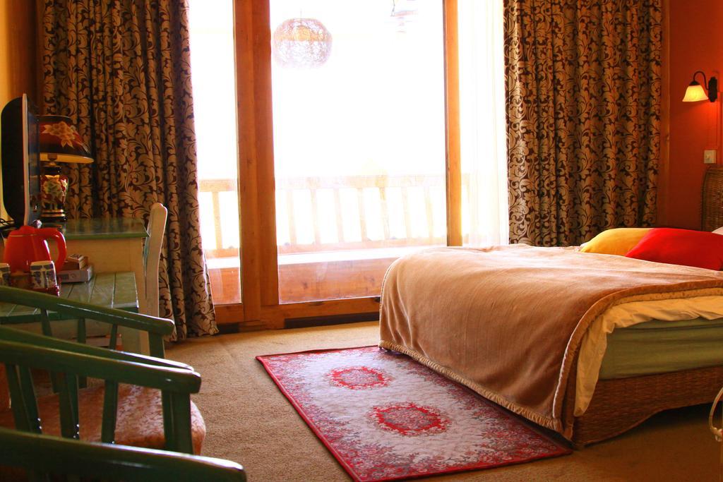 Shangri-La Lao Shay Youth Hostel Eksteriør billede